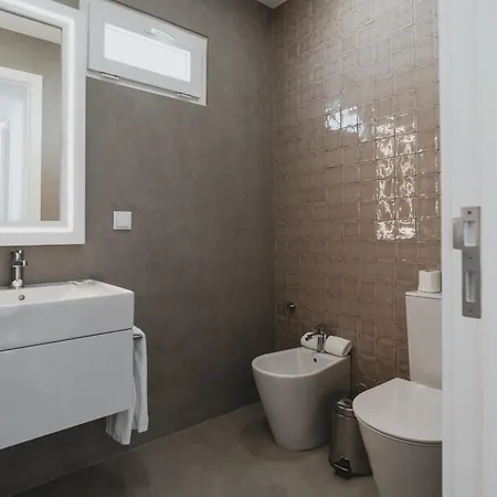 Mupa * Αλμπουφέιρα