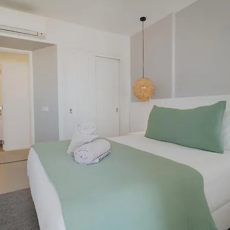 Mupa * Αλμπουφέιρα