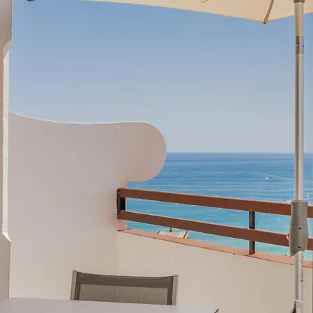 Mupa * Αλμπουφέιρα